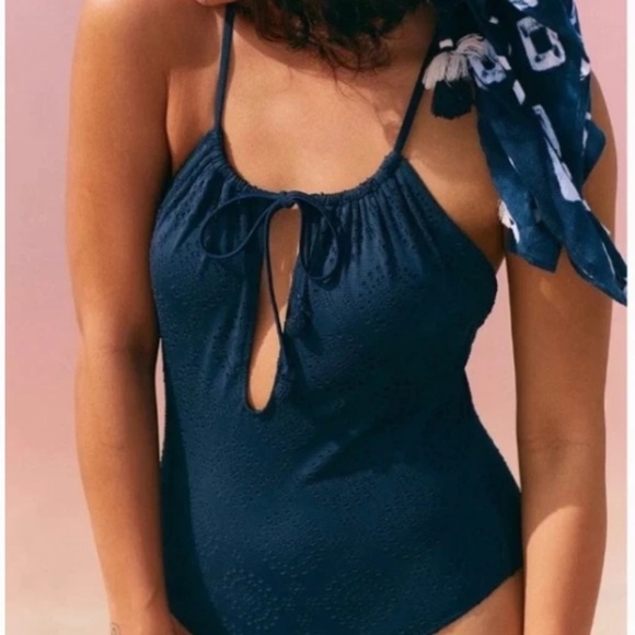 Aerie Eyelet Keyhole One Piece Swimsuit Navy Blue Removable Pad Low back Size M - Picture 1 of 11